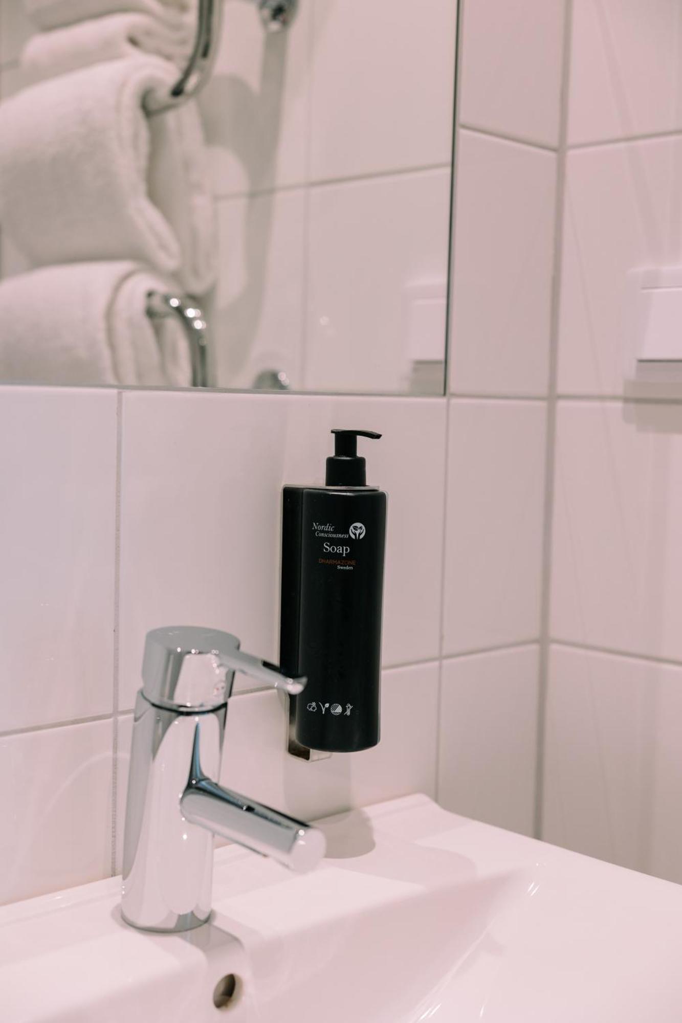 אוסקרשאם Badholmen Restaurang & Hotell מראה חיצוני תמונה